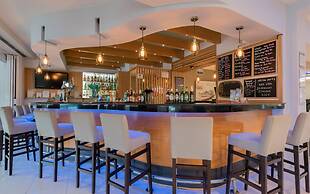Denny's Inn Hotel