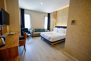 Isnova Hotel