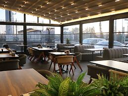 Isnova Hotel