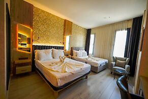 Isnova Hotel