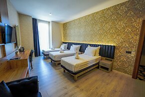 Isnova Hotel