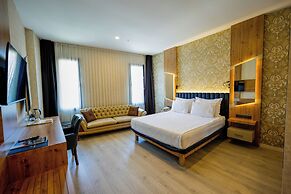Isnova Hotel
