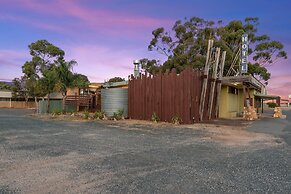 Torrumbarry Motel