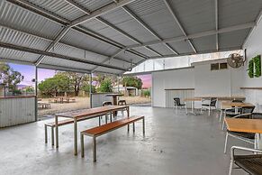Torrumbarry Motel