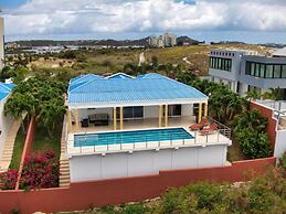 Charming 3-bed Villa in Maho