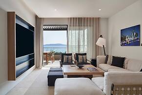 W Costa Navarino
