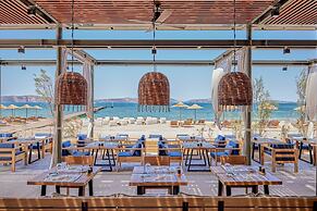W Costa Navarino