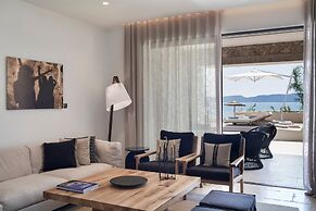 W Costa Navarino