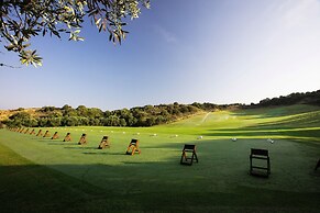 W Costa Navarino