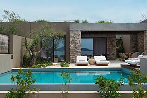 W Costa Navarino