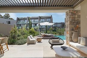 W Costa Navarino