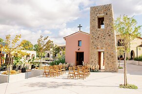 W Costa Navarino