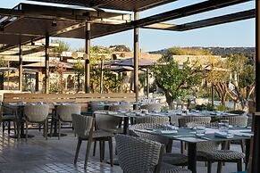W Costa Navarino