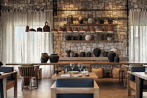 W Costa Navarino