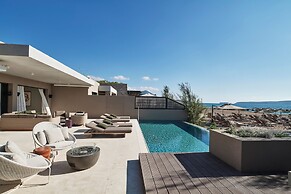 W Costa Navarino