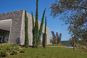 W Costa Navarino