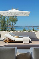 W Costa Navarino