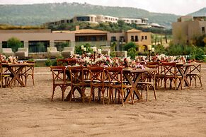 W Costa Navarino