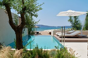 W Costa Navarino
