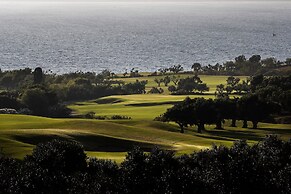 W Costa Navarino