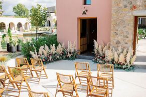 W Costa Navarino