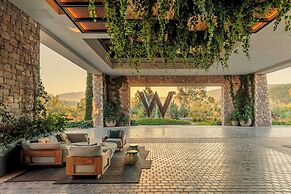W Costa Navarino