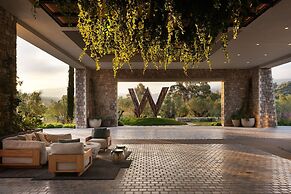 W Costa Navarino