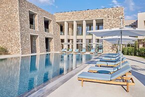 W Costa Navarino
