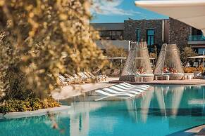 W Costa Navarino