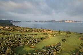 W Costa Navarino