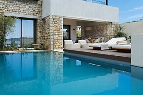 W Costa Navarino