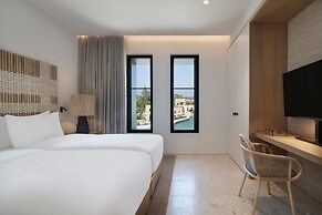 W Costa Navarino