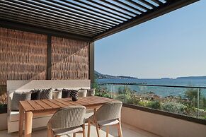 W Costa Navarino