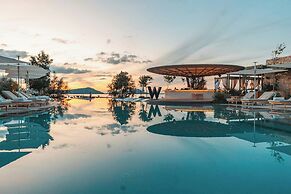 W Costa Navarino