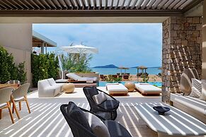 W Costa Navarino