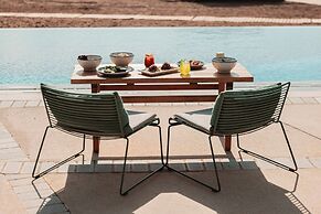 W Costa Navarino