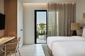 W Costa Navarino