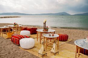 W Costa Navarino