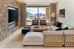 W Costa Navarino