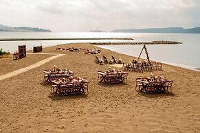 W Costa Navarino