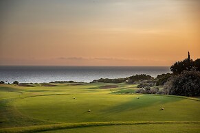 W Costa Navarino