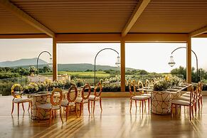 W Costa Navarino