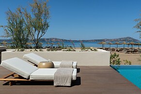 W Costa Navarino