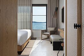 W Costa Navarino
