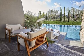 W Costa Navarino