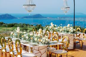W Costa Navarino