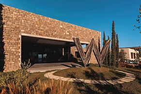 W Costa Navarino