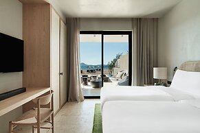 W Costa Navarino