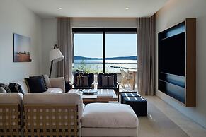 W Costa Navarino
