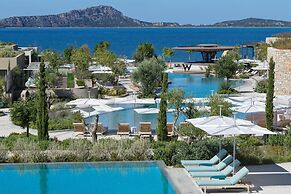 W Costa Navarino